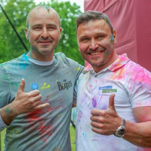 Dyrektor SMOK-a i Burmistrz Słubic po festiwalu kolorów.